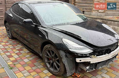Tesla Model 3  2020