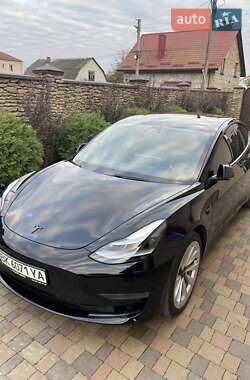 Tesla Model 3  2021