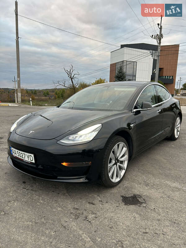 Седан Tesla Model 3 2019 в Ирпене