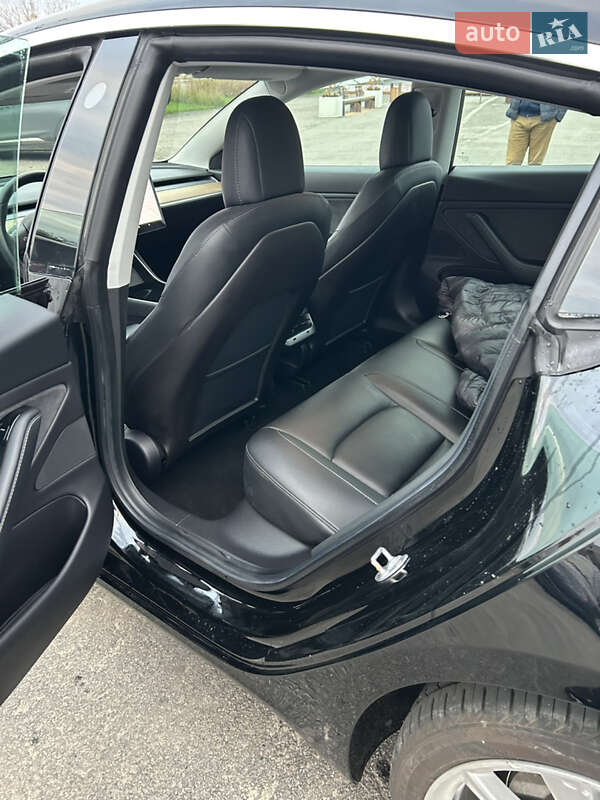 Седан Tesla Model 3 2019 в Ирпене