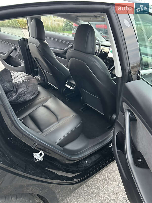 Седан Tesla Model 3 2019 в Ирпене