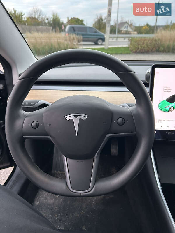 Седан Tesla Model 3 2019 в Ирпене