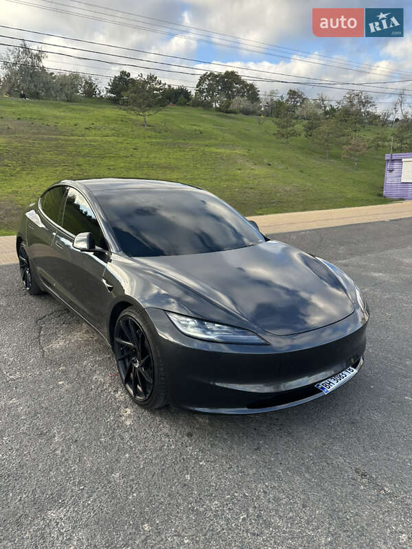 Седан Tesla Model 3 2024 в Черноморске