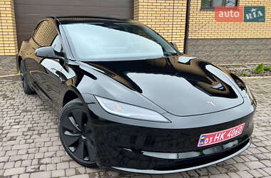 Tesla Model 3  2024
