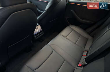 Седан Tesla Model 3 2024 в Києві