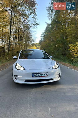 Седан Tesla Model 3 2021 в Івано-Франківську