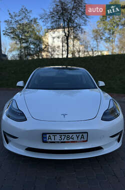 Седан Tesla Model 3 2021 в Івано-Франківську