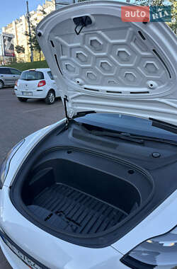 Седан Tesla Model 3 2021 в Івано-Франківську