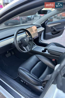 Седан Tesla Model 3 2021 в Івано-Франківську
