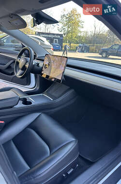 Седан Tesla Model 3 2021 в Івано-Франківську