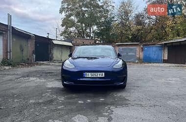 Tesla Model 3  2022