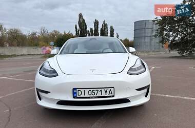 Tesla Model 3  2019