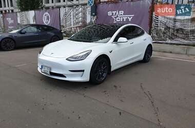 Tesla Model 3  2018