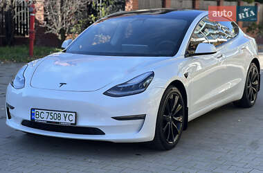 Tesla Model 3  2019