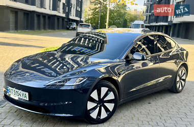 Tesla Model 3 2024