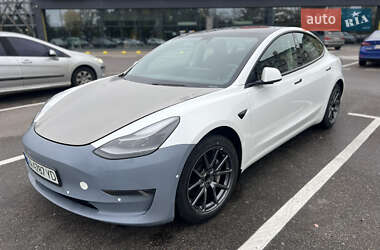 Tesla Model 3  2021