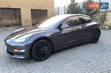 Tesla Model 3  2022