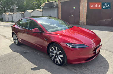 Tesla Model 3  2024