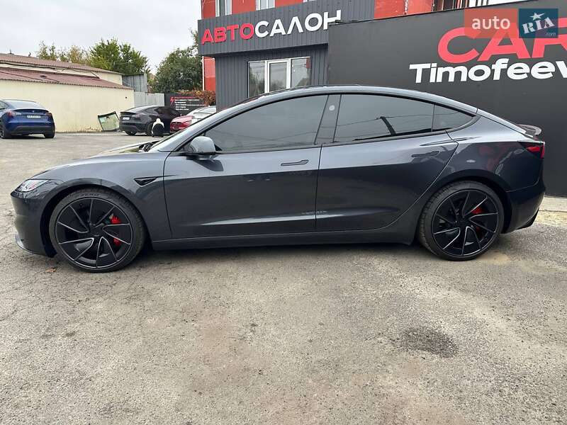 Седан Tesla Model 3 2024 в Киеве