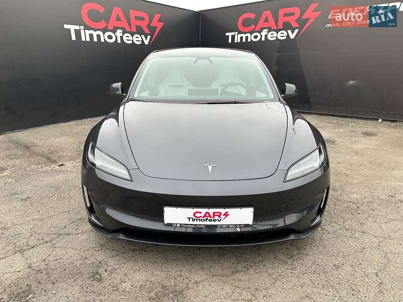Седан Tesla Model 3 2024 в Киеве