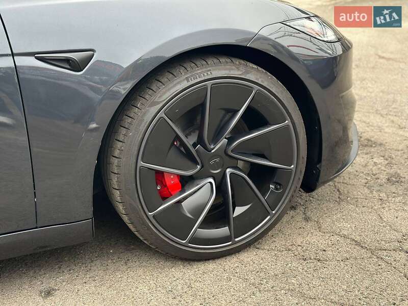 Седан Tesla Model 3 2024 в Киеве