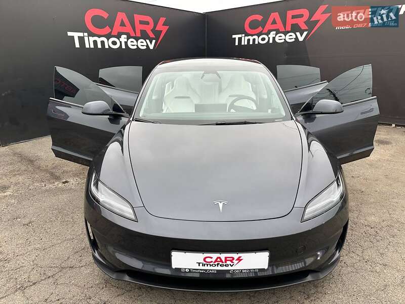 Седан Tesla Model 3 2024 в Киеве