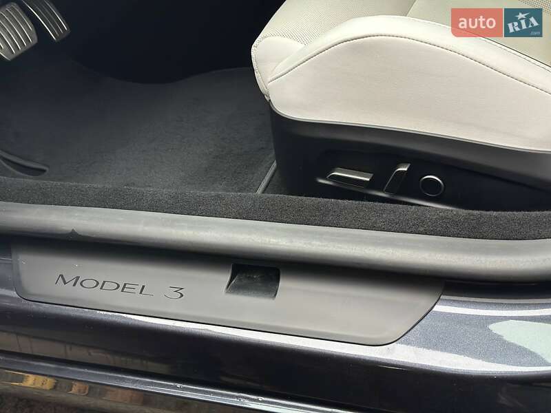 Седан Tesla Model 3 2024 в Киеве