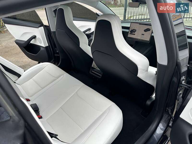 Седан Tesla Model 3 2024 в Киеве