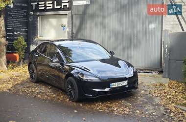 Tesla Model 3 2024