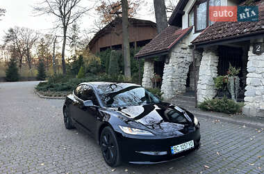 Tesla Model 3 2024