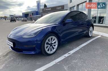 Tesla Model 3  2022