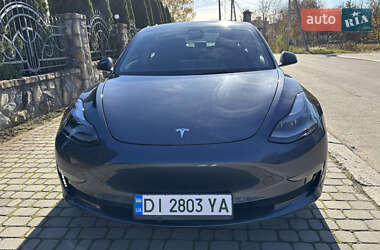 Tesla Model 3  2021