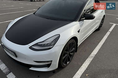 Tesla Model 3  2020