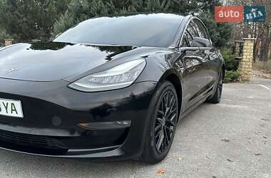 Tesla Model 3  2019