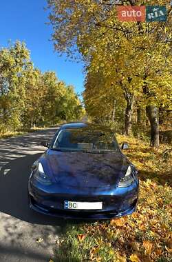 Tesla Model 3  2022