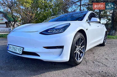 Tesla Model 3  2020