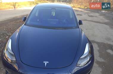 Tesla Model 3  2021