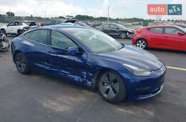 Tesla Model 3  2022