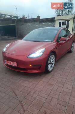 Tesla Model 3  2022