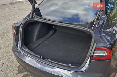 Седан Tesla Model 3 2022 в Кривом Роге