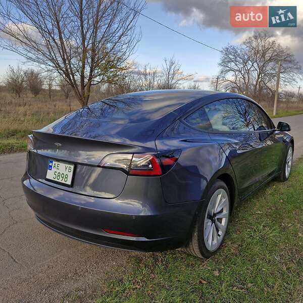 Седан Tesla Model 3 2022 в Кривом Роге