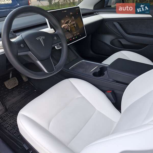 Седан Tesla Model 3 2022 в Кривом Роге