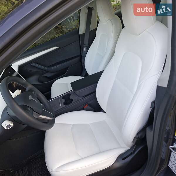 Седан Tesla Model 3 2022 в Кривом Роге