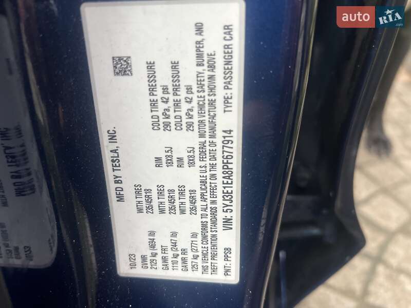 Седан Tesla Model 3 2023 в Житомире