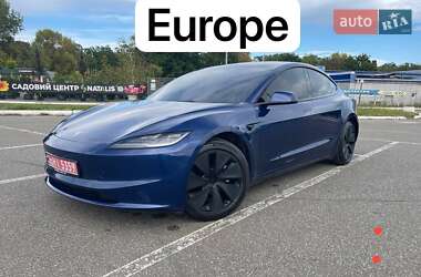 Tesla Model 3  2024