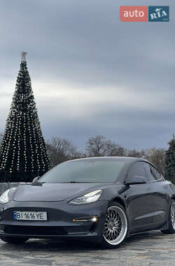 tesla model-3 2019 в Кременчук від професійного продавця Никита Оловаренко