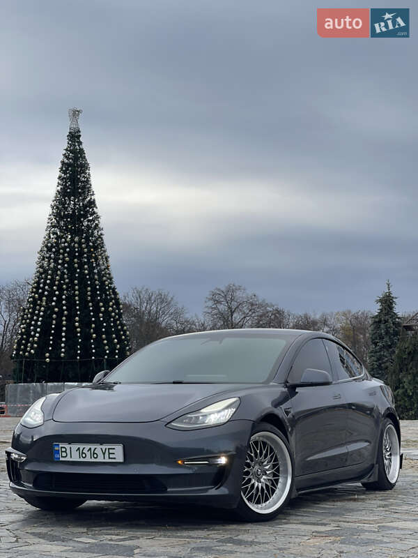 Tesla Model 3 2019