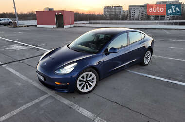 Tesla Model 3  2020
