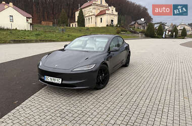 Седан Tesla Model 3 2024 в Львове
