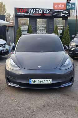 Tesla Model 3  2022
